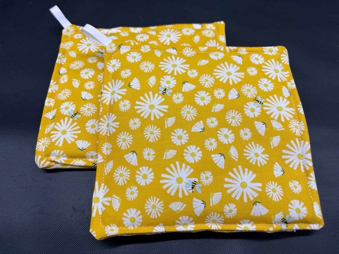 Bumble Bee & Daisy Potholder Set: Quilted Cotton Hot Pads