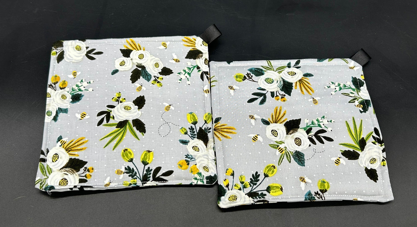 Bee Floral Potholder Set: Kitchen Hot Pads, Bee Decor