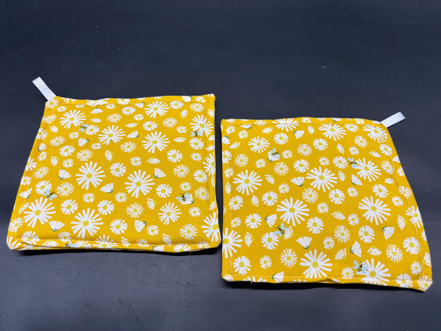 Bumble Bee & Daisy Potholder Set: Quilted Cotton Hot Pads