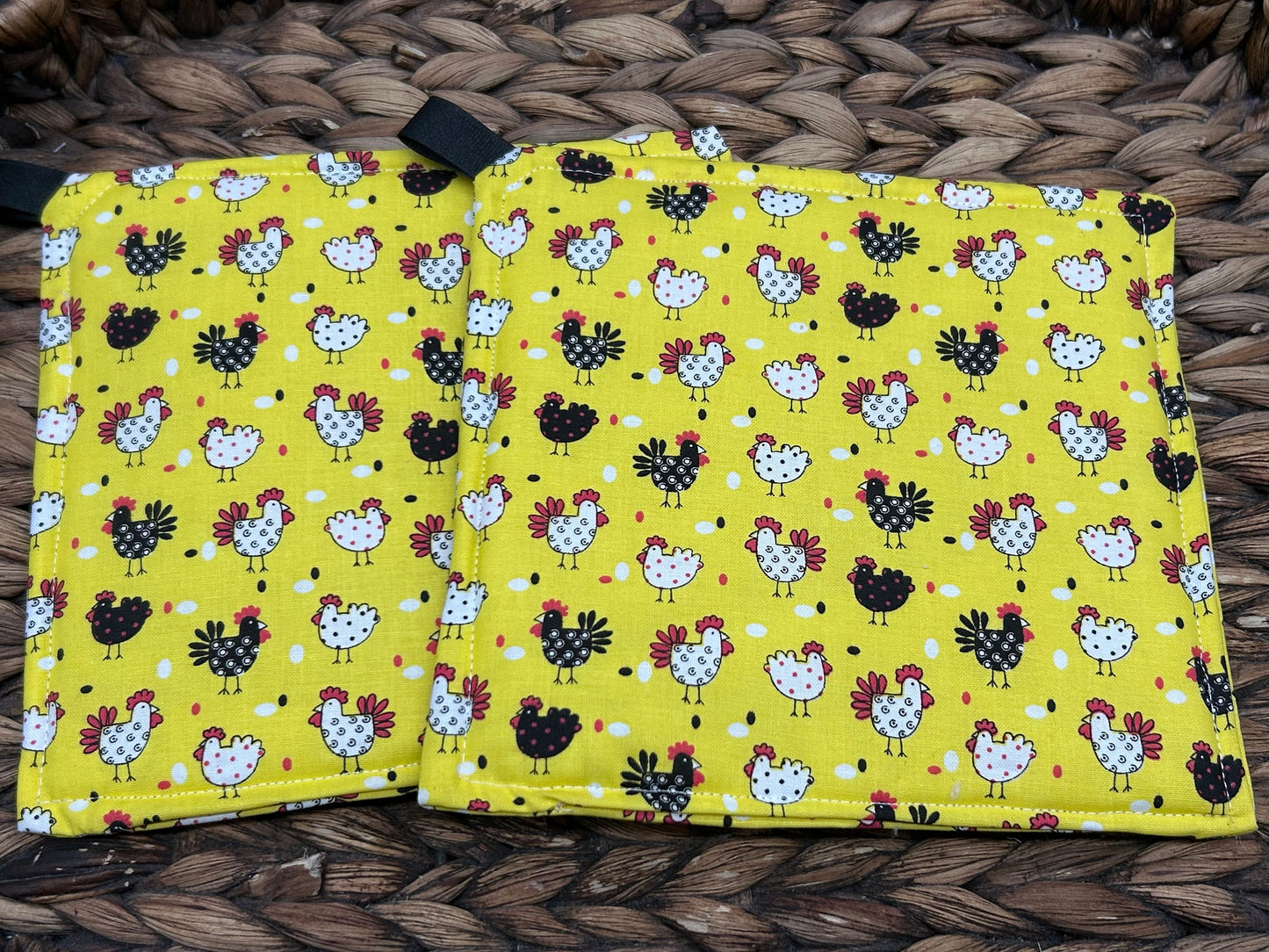 Chicken Print Kitchen Potholder Set: Cotton Chicken Decor